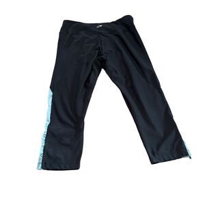 Super comfy Marika Tek crop leggings Large EUC FINAL PRICE